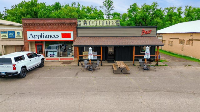 8135 Willow Street, Willow River