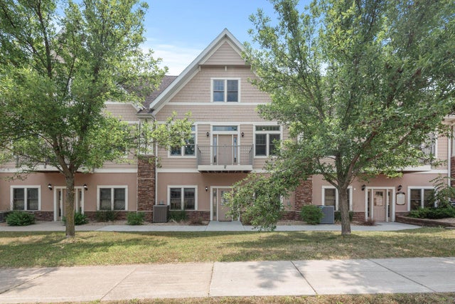 1709 Southcross Drive W, Burnsville