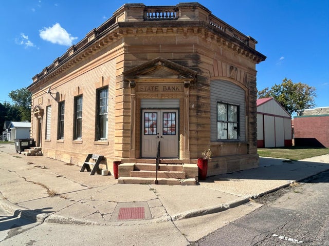 194 Main Street, Round Lake