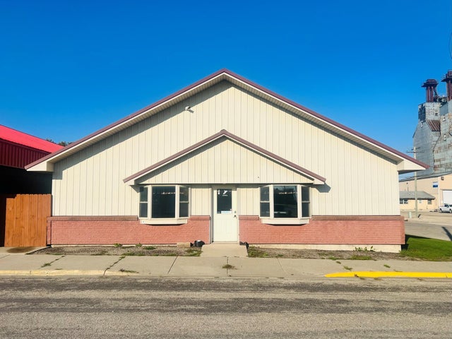 101 N Main Street, Chokio