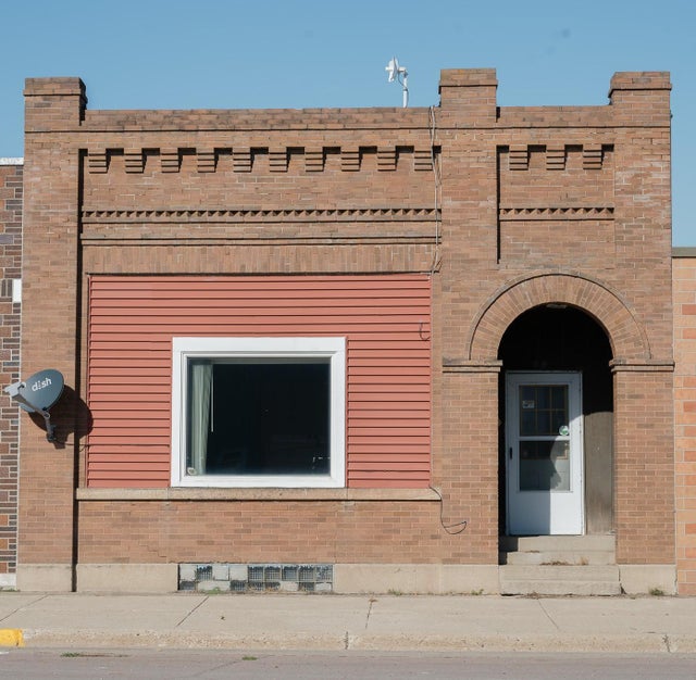 435 Main Street E, Trimont