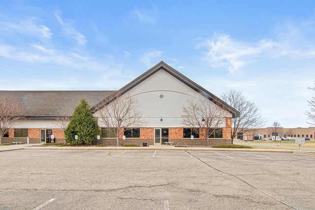 100 Bridgepoint Drive, South St Paul