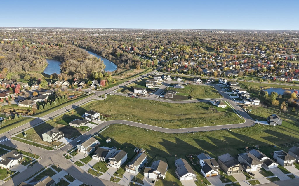 4753 Hampton Loop S, Moorhead