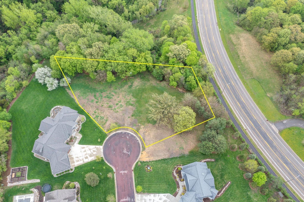 1008 Applewood Court, Mankato
