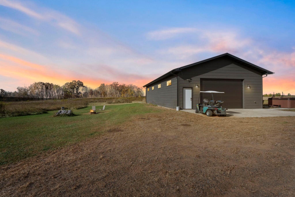 9427 Crestview Lane, Grasston