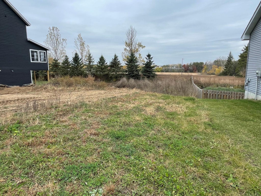 637 Remington Court, Eagan