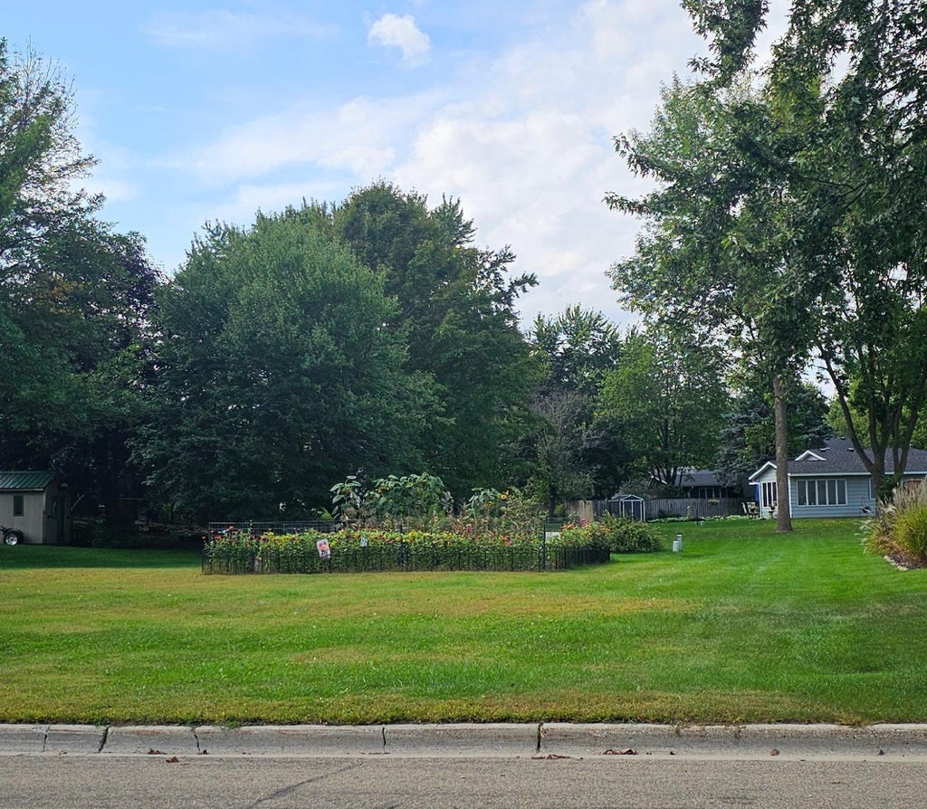 1411 Fairway Drive, Faribault