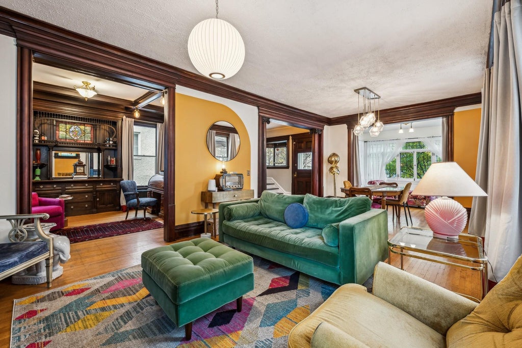 2742 Dupont Avenue S, Minneapolis