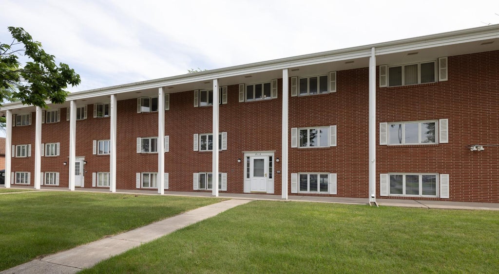 813 N 6th Avenue N C16, Fargo