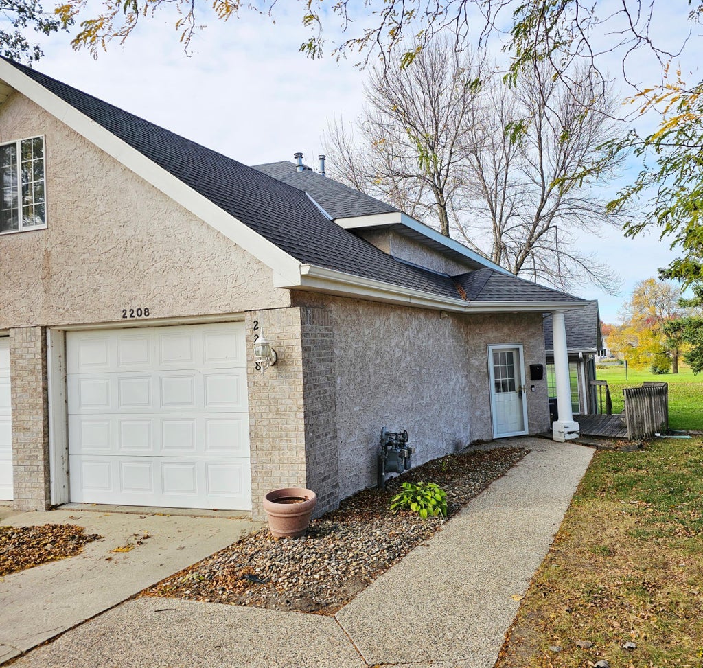 2208 10th Avenue Se 12, Willmar