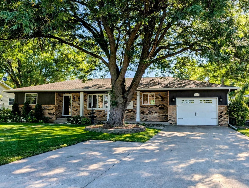 1128 Division Street N, Clara City