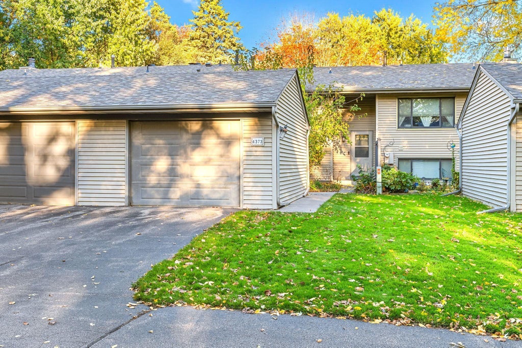 4373 Arden View Court, Arden Hills