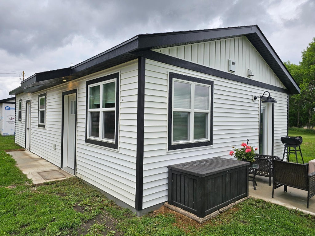 201 1/2 10th Avenue Se, Pipestone