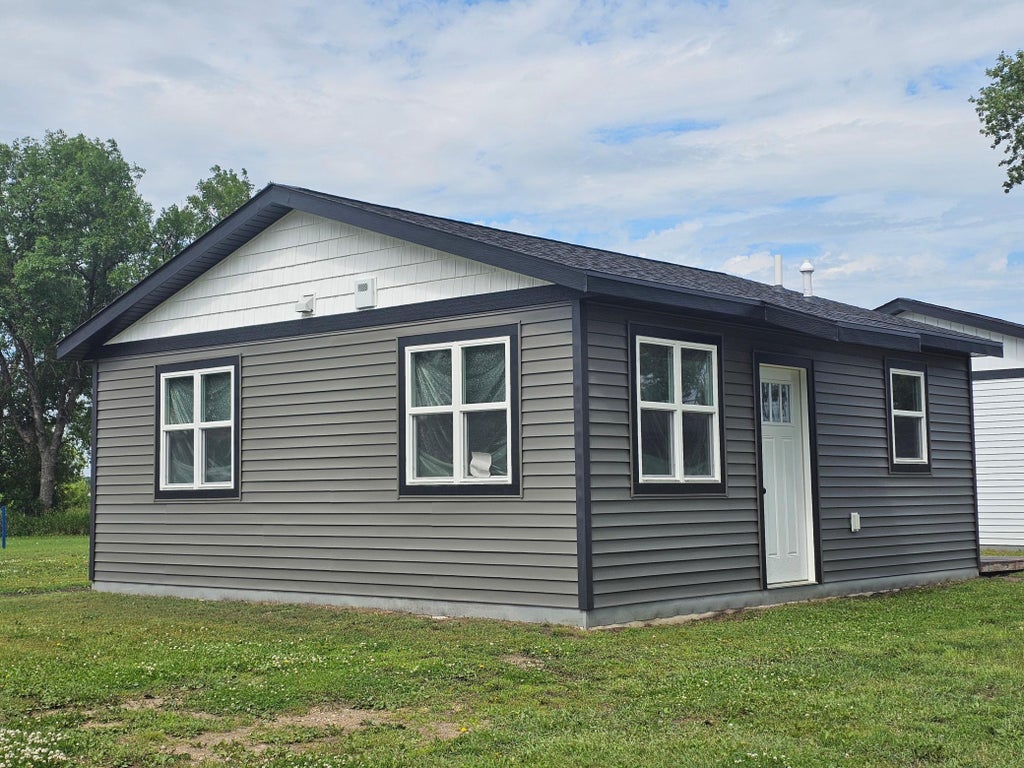 201 10th Avenue Se, Pipestone