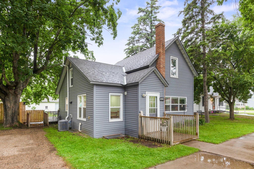 35 Hickory Street N, Lester Prairie