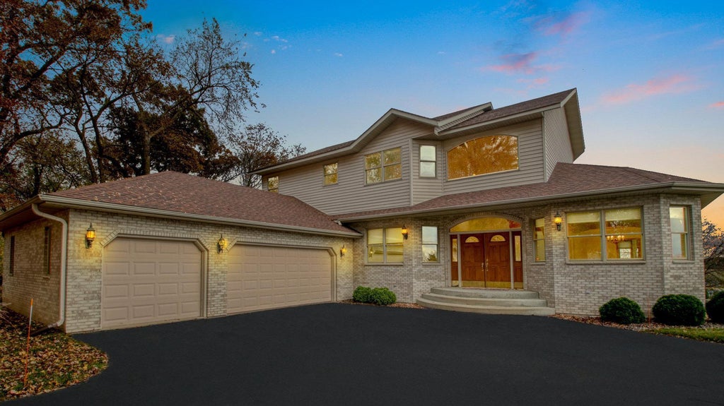 E5110 Interlachen Boulevard, Pleasant Valley Twp