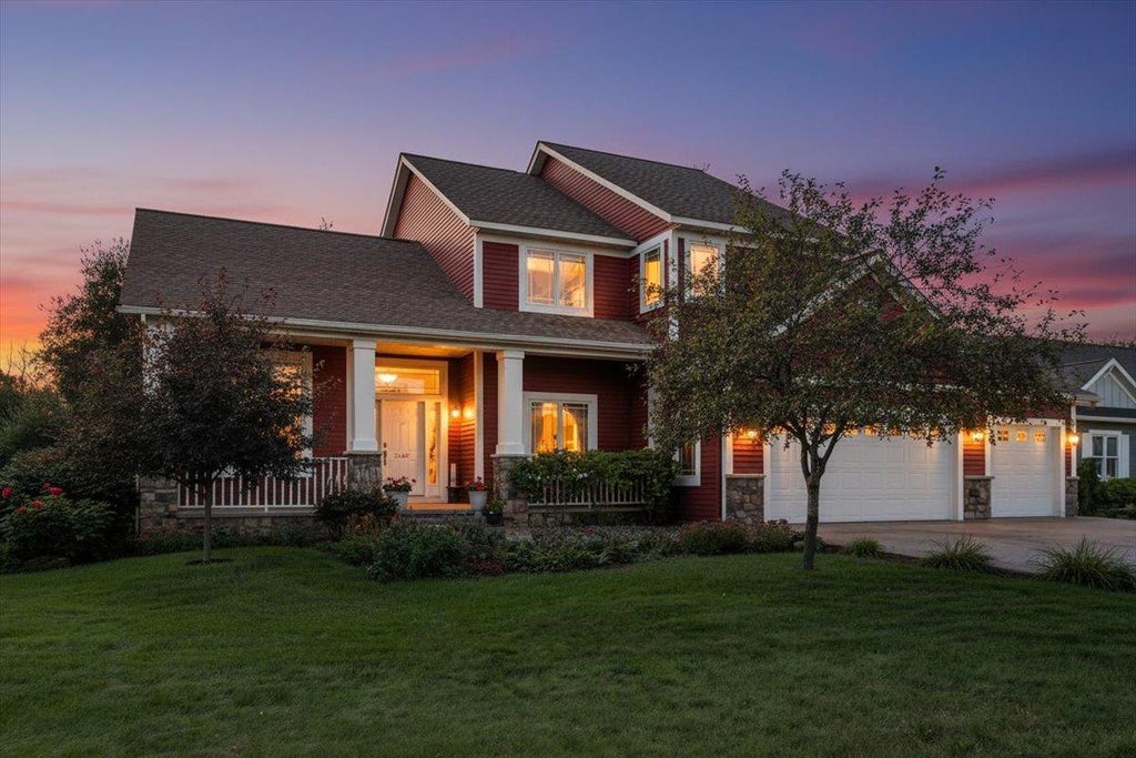 2094 Rushmore Drive, River Falls