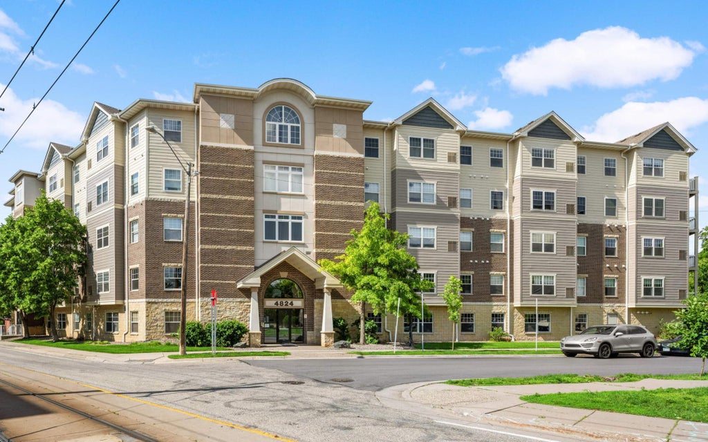 4824 E 53rd Street 504, Minneapolis