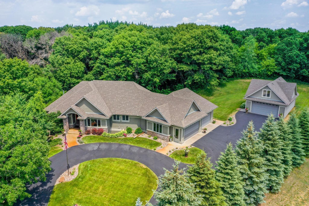 1509 Haller Court S, Maplewood