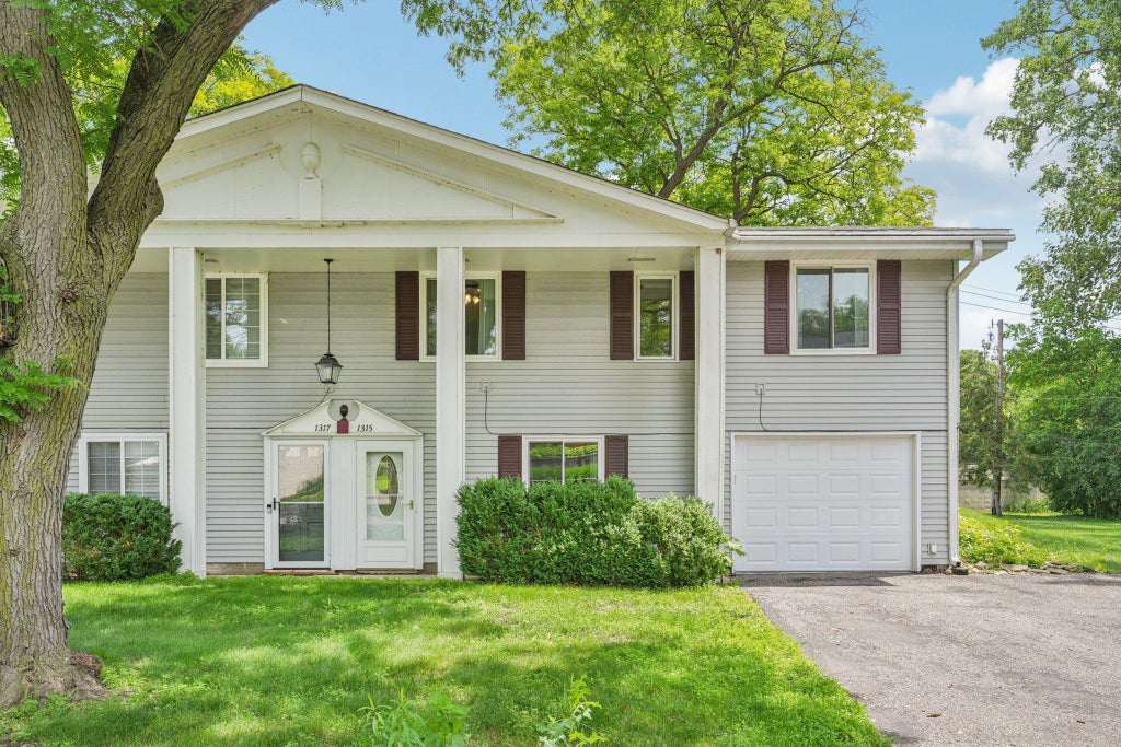 1315 Douglas Drive N, Golden Valley