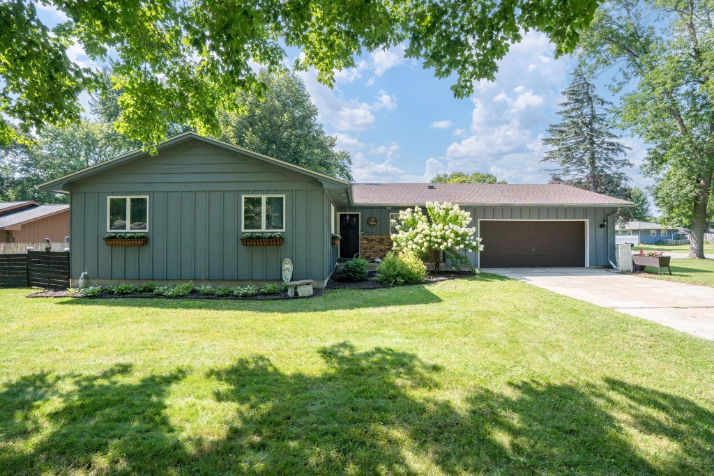301 Nottingham Court, North Mankato