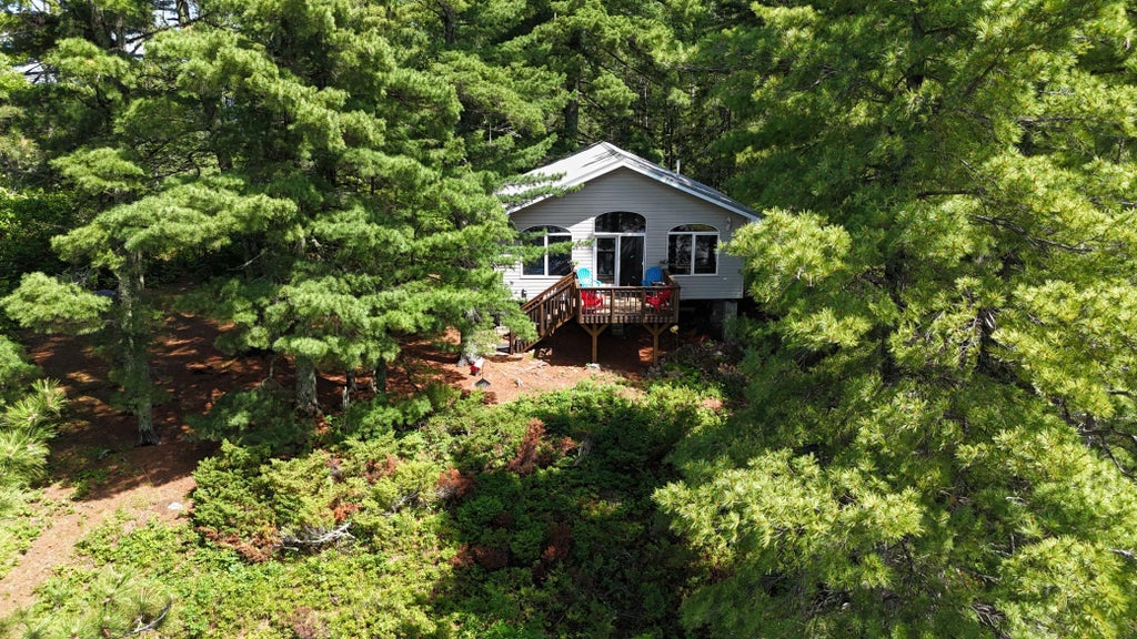 2370 Keyes Island, International Falls