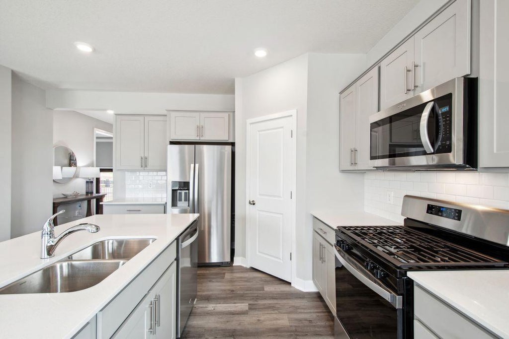 12583 Marshview Drive, Rogers