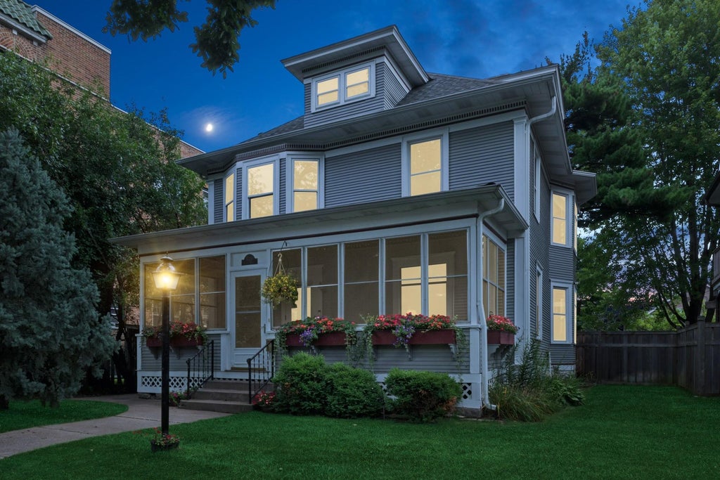 3129 Holmes Avenue S, Minneapolis