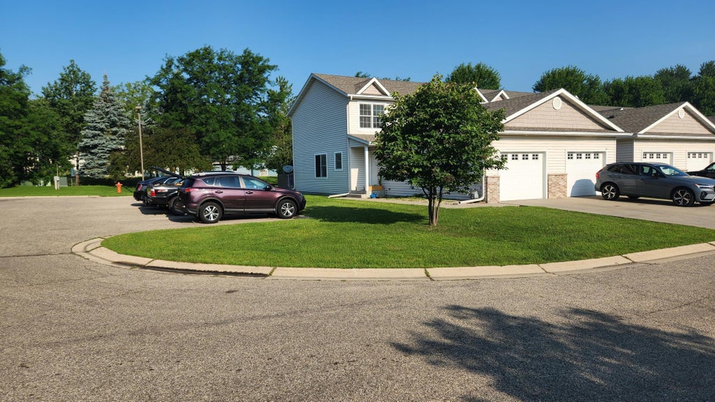 3037 Venice Lane Nw, Rochester