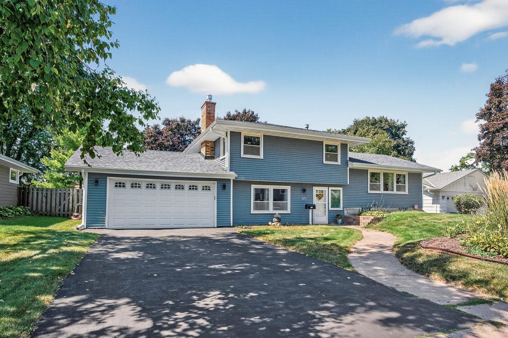 3513 Aquila Avenue N, New Hope