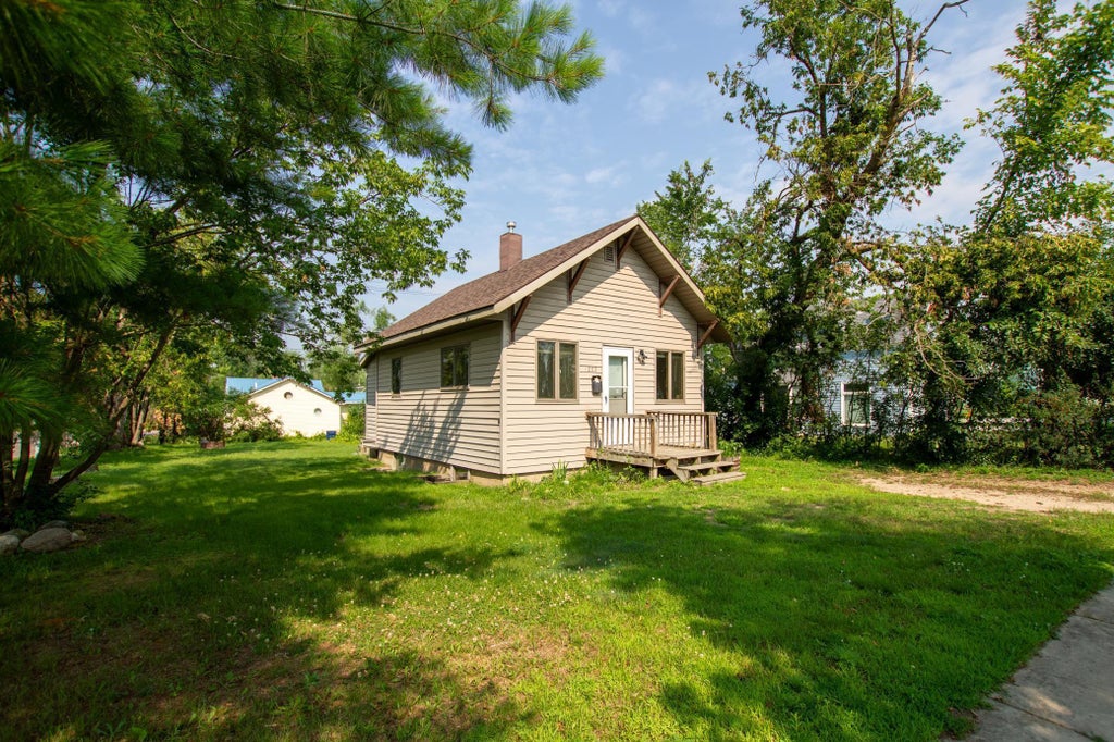 1203 America Avenue Nw, Bemidji