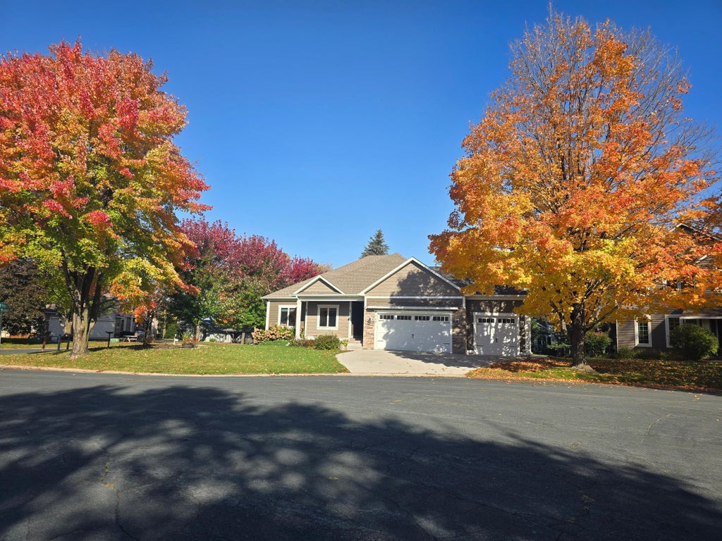 749 River Ridge Court, River Falls