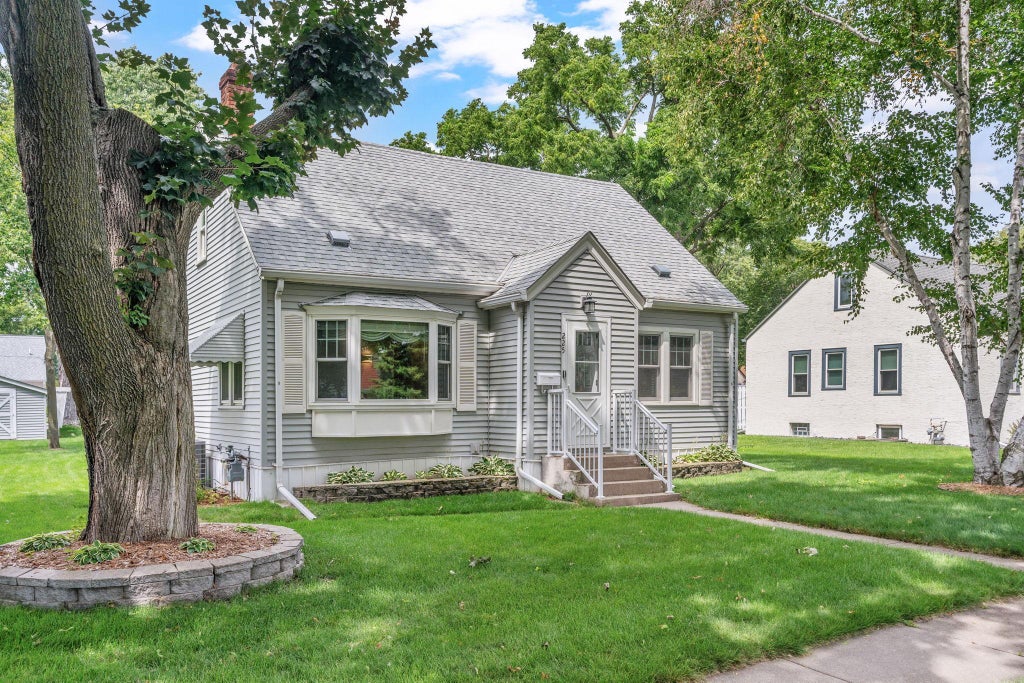 225 4th Avenue Ne, Osseo