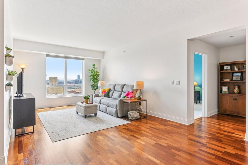 100 3rd Avenue S 1101, Minneapolis