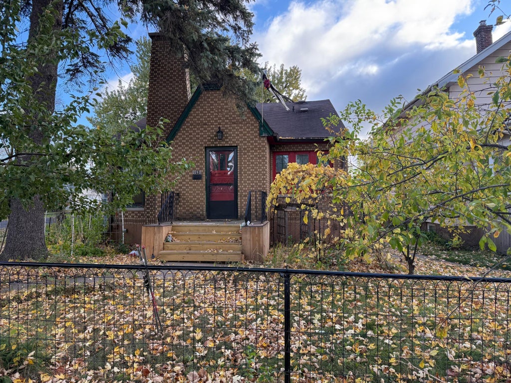 2202 Missouri Avenue, Superior