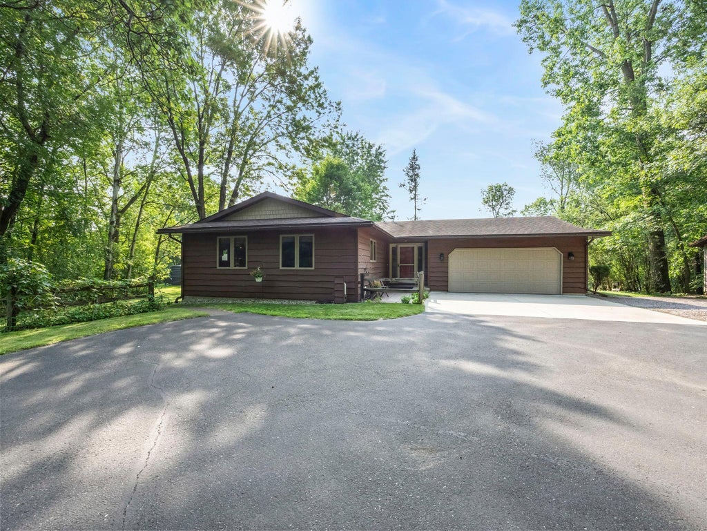 68515 244th Street, Dassel