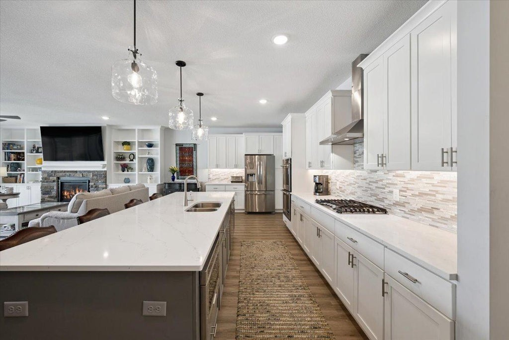 17908 Greenwich Way, Lakeville