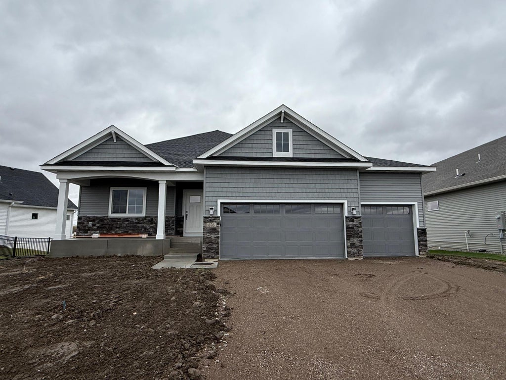 676 Goldenrod Court, Delano