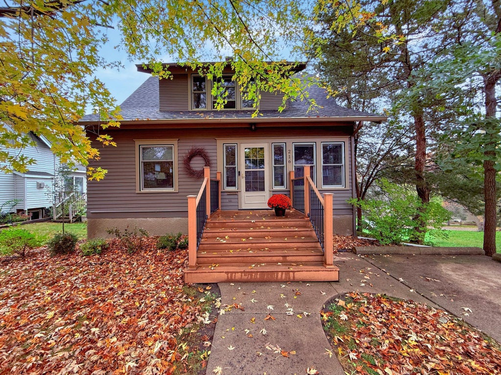 216 S 9th Street, Montevideo