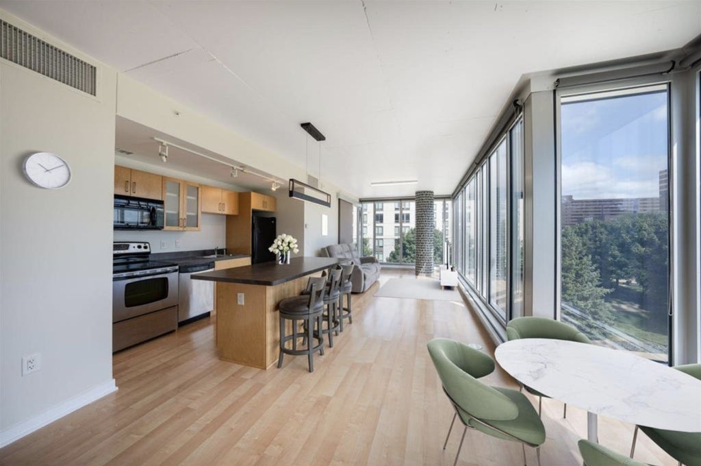 8151 33rd Avenue S 305, Bloomington