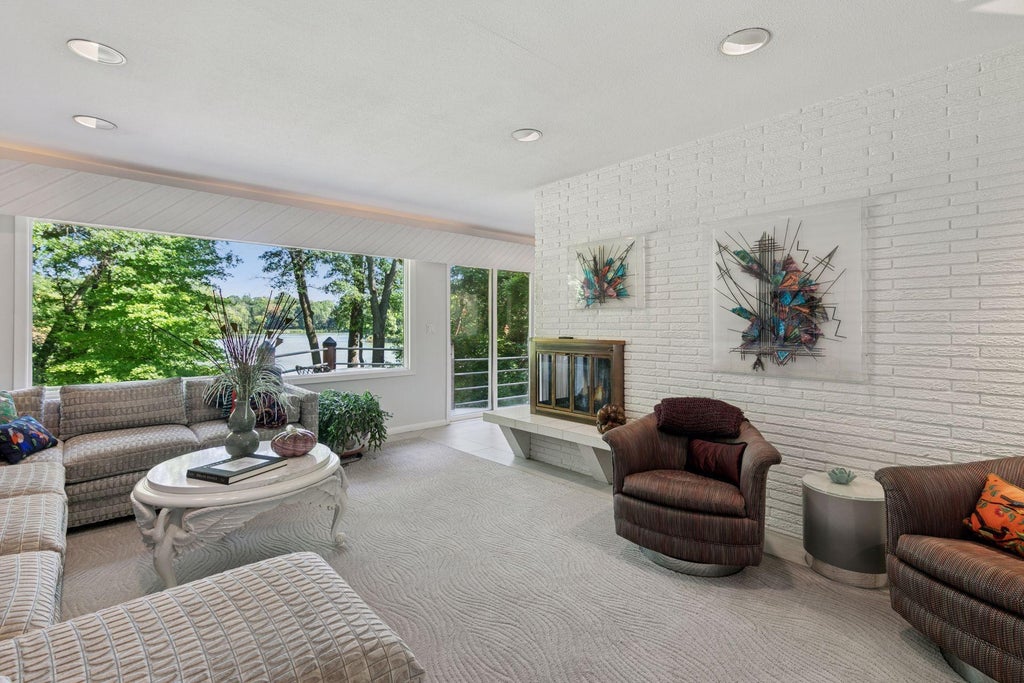 6940 Valley View Road, Edina