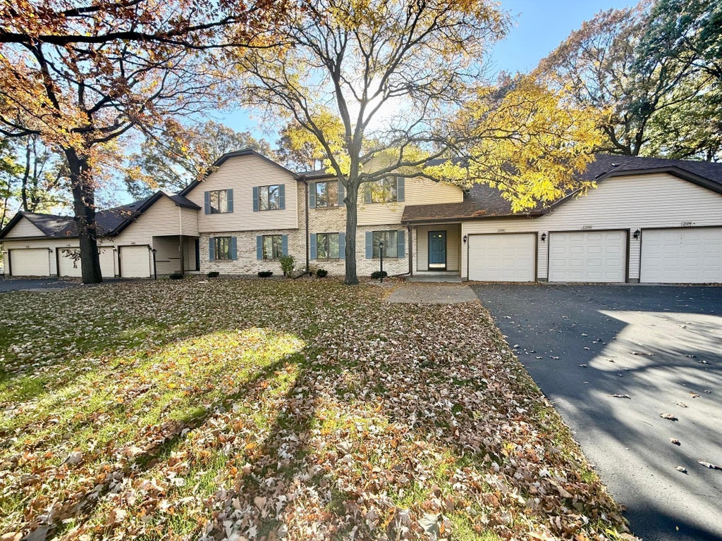 2592 Moundsview Drive 12, Mounds View