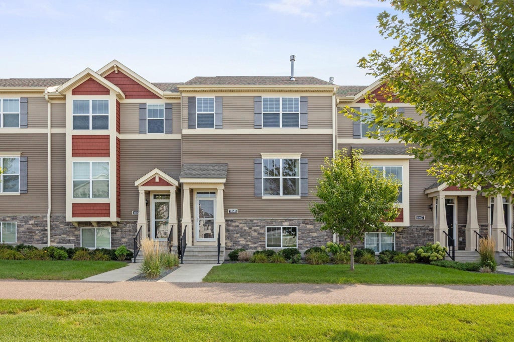 11601 82nd Avenue N, Maple Grove