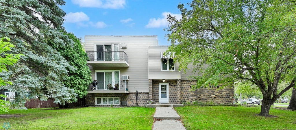 1516 19 1/2 Street S 6, Moorhead