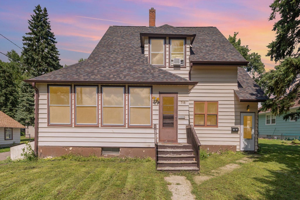 719 14th Street E, Glencoe