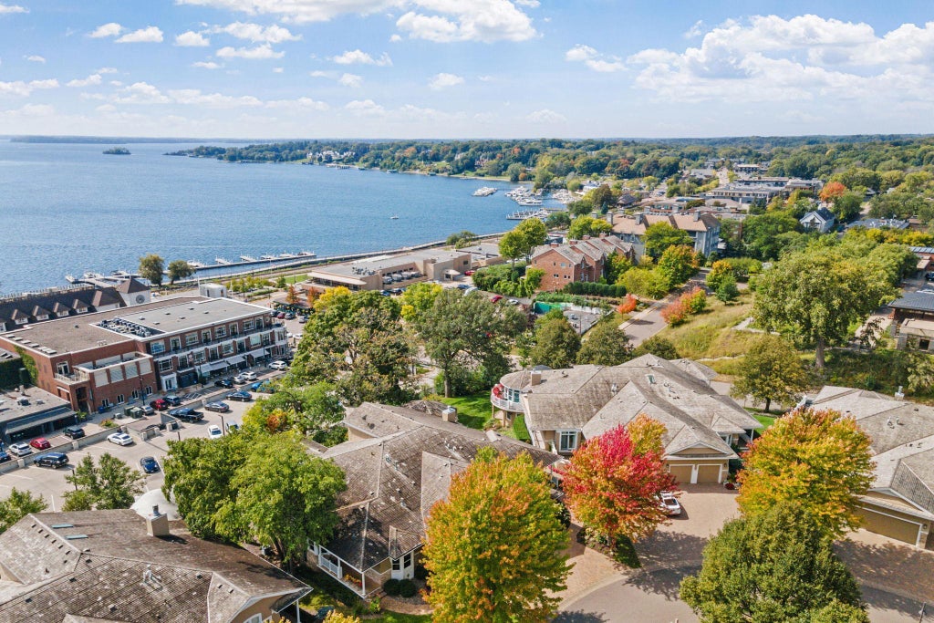 724 Widsten Circle, Wayzata