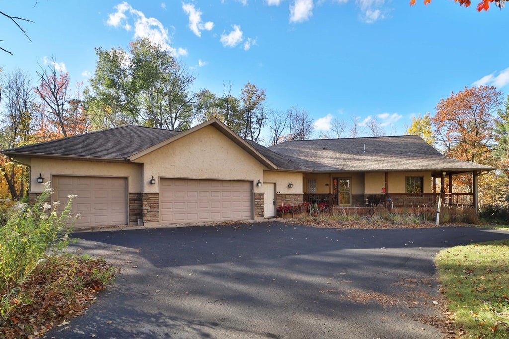 23319 Maple Shores Road, Deerwood