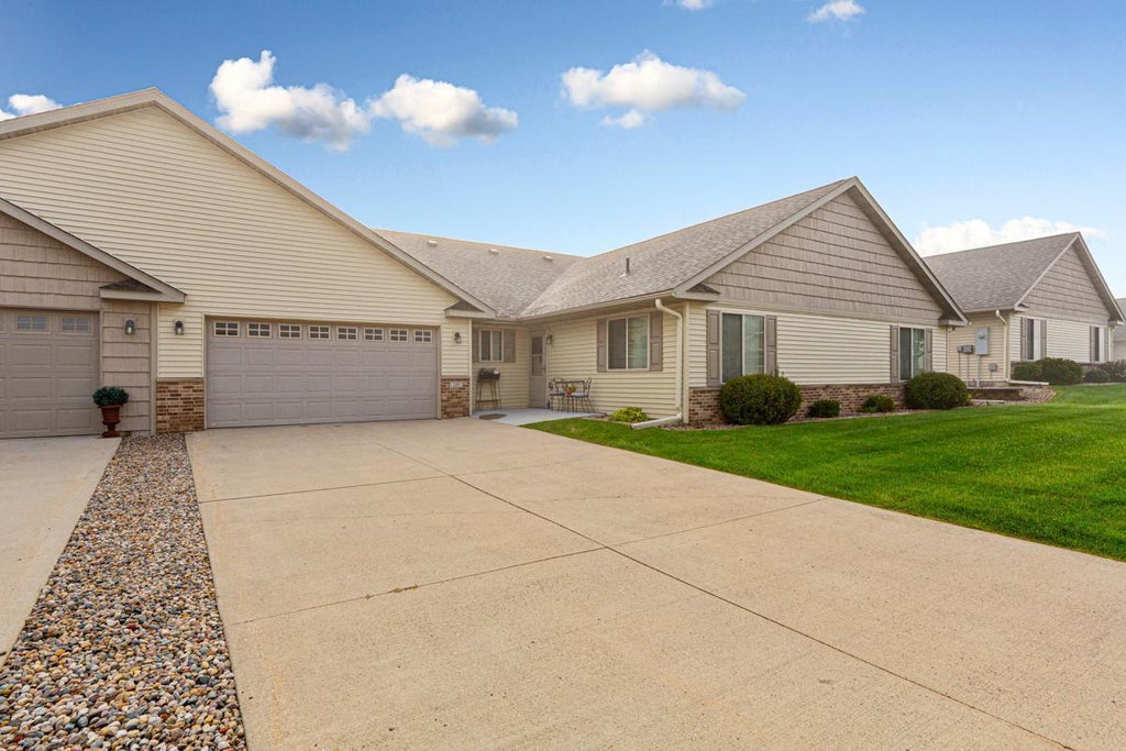 109 Nicklaus Path, Mankato