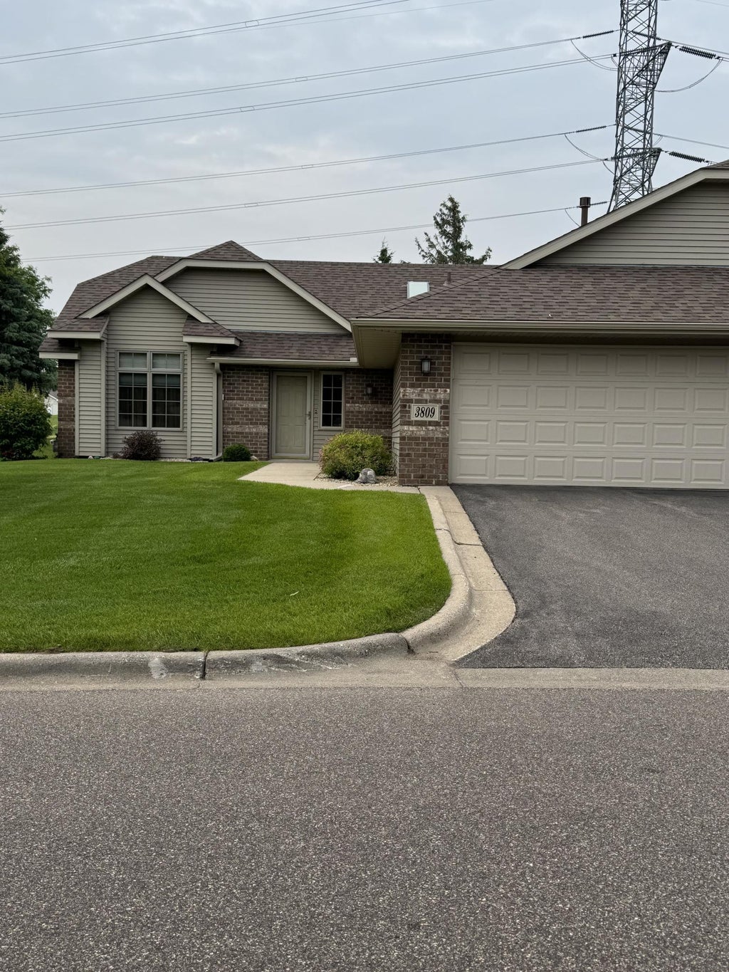 3809 Impatiens Lane N, Brooklyn Park