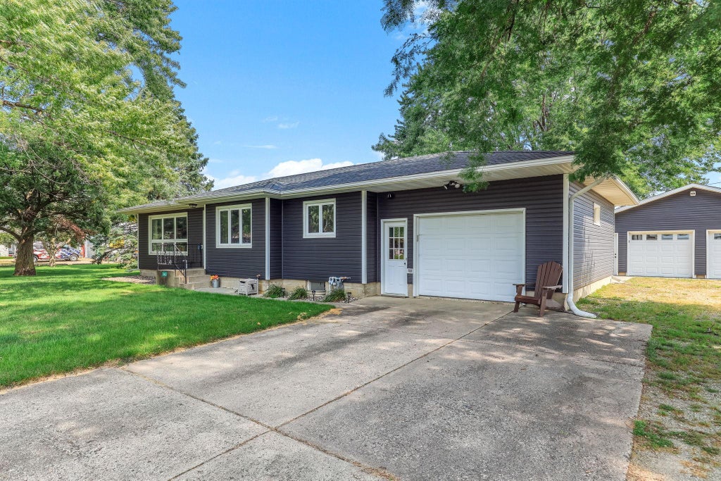 2463 Austin Road, Owatonna